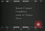 Standbild verzichtet deutschen Schiffe gezogene durch US Navy nach Ersten Weltkrieg New York United States USA, 1920, aus Sekunde 57 historischem Filmmaterial Videoclip 65675030510