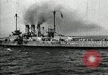 Standbild verzichtet deutschen Schiffe gezogene durch US Navy nach Ersten Weltkrieg New York United States USA, 1920, aus Sekunde 61 historischem Filmmaterial Videoclip 65675030510