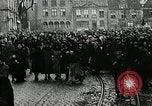 Standbild Präsident Raymond Poincaré Ieper Belgien, 1920, aus Sekunde 51 historischem Filmmaterial Videoclip 65675030511