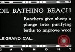 Immagine di Bagno di olio caldo Le Grand California USA, 1920, secondo 3 filmato di repertorio 65675030512