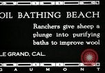 Immagine di Bagno di olio caldo Le Grand California USA, 1920, secondo 8 filmato di repertorio 65675030512