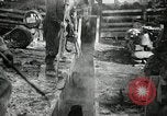 Immagine di Bagno di olio caldo Le Grand California USA, 1920, secondo 36 filmato di repertorio 65675030512