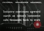 Immagine di Posti di lavoro presso le fabbriche in America durante la Grande Depressione United States USA, 1932, secondo 7 filmato di repertorio 65675030527