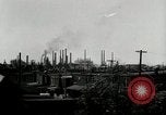 Immagine di Posti di lavoro presso le fabbriche in America durante la Grande Depressione United States USA, 1932, secondo 12 filmato di repertorio 65675030527