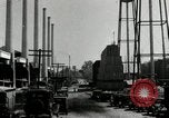 Immagine di Posti di lavoro presso le fabbriche in America durante la Grande Depressione United States USA, 1932, secondo 15 filmato di repertorio 65675030527