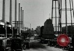 Immagine di Posti di lavoro presso le fabbriche in America durante la Grande Depressione United States USA, 1932, secondo 17 filmato di repertorio 65675030527