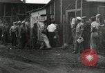 Immagine di Posti di lavoro presso le fabbriche in America durante la Grande Depressione United States USA, 1932, secondo 18 filmato di repertorio 65675030527