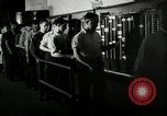 Immagine di Posti di lavoro presso le fabbriche in America durante la Grande Depressione United States USA, 1932, secondo 42 filmato di repertorio 65675030527