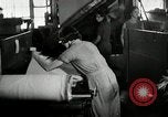 Immagine di Posti di lavoro presso le fabbriche in America durante la Grande Depressione United States USA, 1932, secondo 49 filmato di repertorio 65675030527