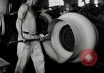 Immagine di Posti di lavoro presso le fabbriche in America durante la Grande Depressione United States USA, 1932, secondo 53 filmato di repertorio 65675030527