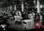 Immagine di Posti di lavoro presso le fabbriche in America durante la Grande Depressione United States USA, 1932, secondo 54 filmato di repertorio 65675030527