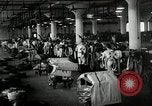 Immagine di Posti di lavoro presso le fabbriche in America durante la Grande Depressione United States USA, 1932, secondo 57 filmato di repertorio 65675030527