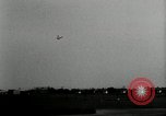 Standbild aviator Jim Mollison Roosevelt Field New York USA, 1932, aus Sekunde 11 historischem Filmmaterial Videoclip 65675030529