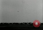 Standbild aviator Jim Mollison Roosevelt Field New York USA, 1932, aus Sekunde 14 historischem Filmmaterial Videoclip 65675030529