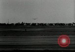 Standbild aviator Jim Mollison Roosevelt Field New York USA, 1932, aus Sekunde 21 historischem Filmmaterial Videoclip 65675030529