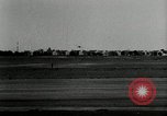 Standbild aviator Jim Mollison Roosevelt Field New York USA, 1932, aus Sekunde 23 historischem Filmmaterial Videoclip 65675030529