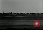 Standbild aviator Jim Mollison Roosevelt Field New York USA, 1932, aus Sekunde 31 historischem Filmmaterial Videoclip 65675030529
