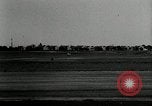 Standbild aviator Jim Mollison Roosevelt Field New York USA, 1932, aus Sekunde 32 historischem Filmmaterial Videoclip 65675030529