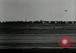 Standbild aviator Jim Mollison Roosevelt Field New York USA, 1932, aus Sekunde 38 historischem Filmmaterial Videoclip 65675030529