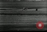 Standbild aviator Jim Mollison Roosevelt Field New York USA, 1932, aus Sekunde 43 historischem Filmmaterial Videoclip 65675030529