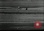 Standbild aviator Jim Mollison Roosevelt Field New York USA, 1932, aus Sekunde 44 historischem Filmmaterial Videoclip 65675030529