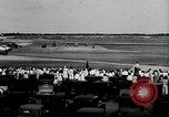 Standbild aviator Jim Mollison Roosevelt Field New York USA, 1932, aus Sekunde 48 historischem Filmmaterial Videoclip 65675030529