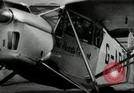Standbild aviator Jim Mollison Roosevelt Field New York USA, 1932, aus Sekunde 54 historischem Filmmaterial Videoclip 65675030529