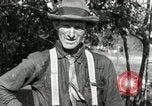 Standbild apple Pfropfen Techniken United States USA, 1916, aus Sekunde 12 historischem Filmmaterial Videoclip 65675030538