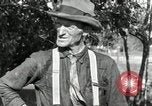 Standbild apple Pfropfen Techniken United States USA, 1916, aus Sekunde 13 historischem Filmmaterial Videoclip 65675030538