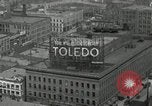 Standbild Innenstadtverkehr in Toledo Ohio Anfang des 20 Jahrhunderts Toledo Ohio USA, 1916, aus Sekunde 16 historischem Filmmaterial Videoclip 65675030541