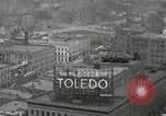 Standbild Innenstadtverkehr in Toledo Ohio Anfang des 20 Jahrhunderts Toledo Ohio USA, 1916, aus Sekunde 19 historischem Filmmaterial Videoclip 65675030541