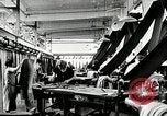 Immagine di Pneumatico in gomma Fabbricazione Akron Ohio USA, 1924, secondo 38 filmato di repertorio 65675030556