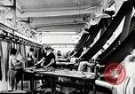 Immagine di Pneumatico in gomma Fabbricazione Akron Ohio USA, 1924, secondo 39 filmato di repertorio 65675030556