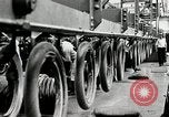 Immagine di Pneumatico in gomma Fabbricazione Akron Ohio USA, 1924, secondo 54 filmato di repertorio 65675030556