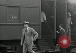 Standbild Goodyear Reifen Produktion Konferenz Akron Ohio USA, 1941, aus Sekunde 35 historischem Filmmaterial Videoclip 65675030561