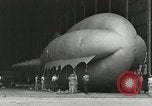 Immagine di Goodyear barrage palloncini Akron Ohio USA, 1941, secondo 35 filmato di repertorio 65675030562