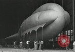 Immagine di Goodyear barrage palloncini Akron Ohio USA, 1941, secondo 37 filmato di repertorio 65675030562