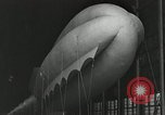 Immagine di Goodyear barrage palloncini Akron Ohio USA, 1941, secondo 41 filmato di repertorio 65675030562