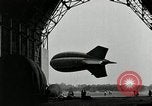 Immagine di Goodyear barrage palloncini Akron Ohio USA, 1941, secondo 61 filmato di repertorio 65675030562
