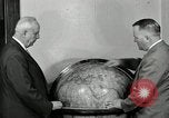 Image Goodyear Managers retourner Akron Ohio USA, 1941, de la seconde 6 séquences d'archives historiques vidéo 65675030563