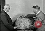 Image Goodyear Managers retourner Akron Ohio USA, 1941, de la seconde 9 séquences d'archives historiques vidéo 65675030563