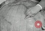Image Goodyear Managers retourner Akron Ohio USA, 1941, de la seconde 26 séquences d'archives historiques vidéo 65675030563