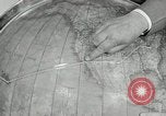Image Goodyear Managers retourner Akron Ohio USA, 1941, de la seconde 28 séquences d'archives historiques vidéo 65675030563