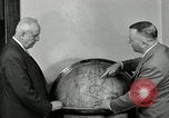 Image Goodyear Managers retourner Akron Ohio USA, 1941, de la seconde 30 séquences d'archives historiques vidéo 65675030563