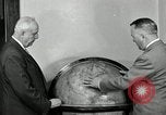 Image Goodyear Managers retourner Akron Ohio USA, 1941, de la seconde 32 séquences d'archives historiques vidéo 65675030563