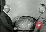 Image Goodyear Managers retourner Akron Ohio USA, 1941, de la seconde 36 séquences d'archives historiques vidéo 65675030563