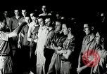 Standbild Goodyear Mitarbeiter Slogan Akron Ohio USA, 1941, aus Sekunde 5 historischem Filmmaterial Videoclip 65675030572