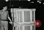 Standbild Goodyear Mitarbeiter Slogan Akron Ohio USA, 1941, aus Sekunde 18 historischem Filmmaterial Videoclip 65675030572