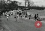 Standbild Marathon Rennen Boston Massachusetts USA, 1932, aus Sekunde 17 historischem Filmmaterial Videoclip 65675030581