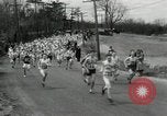 Standbild Marathon Rennen Boston Massachusetts USA, 1932, aus Sekunde 18 historischem Filmmaterial Videoclip 65675030581